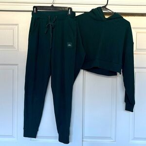 Alo Lounge set XS for both, emerald green